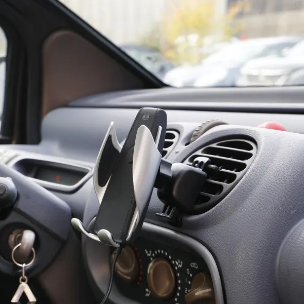 support-voiture-sans-fil-noir (1).webp